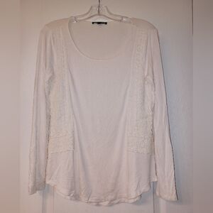 Cable & Gauge White Lace-Trim Long Sleeve Top